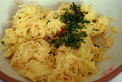 [01]Nastrouhané brambory s bylinkami a chilli