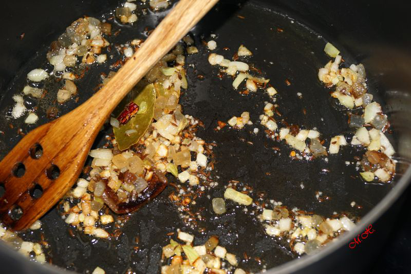 Polévkový základ – špek, cibule a koření