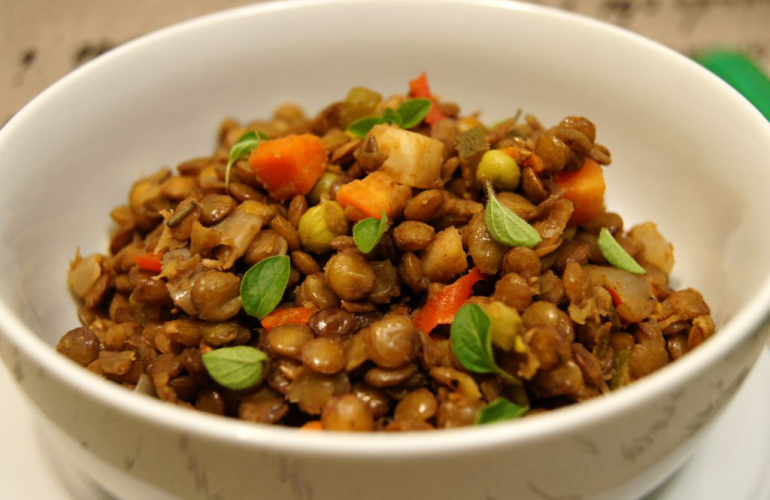 Recept na výborný pikantní čočkový salát s Moravankou