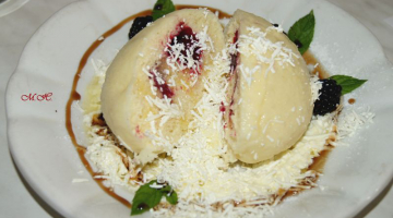 Ovocné knedlíky z kynutého těsta