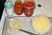 Rajčata, passata, sýr, celer