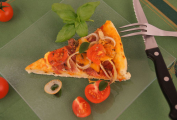 03324a Pizza připravená ke konzumaci