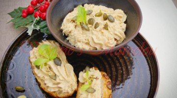 Pomazánka z uzeného tofu s karamelizovanou cibulkou